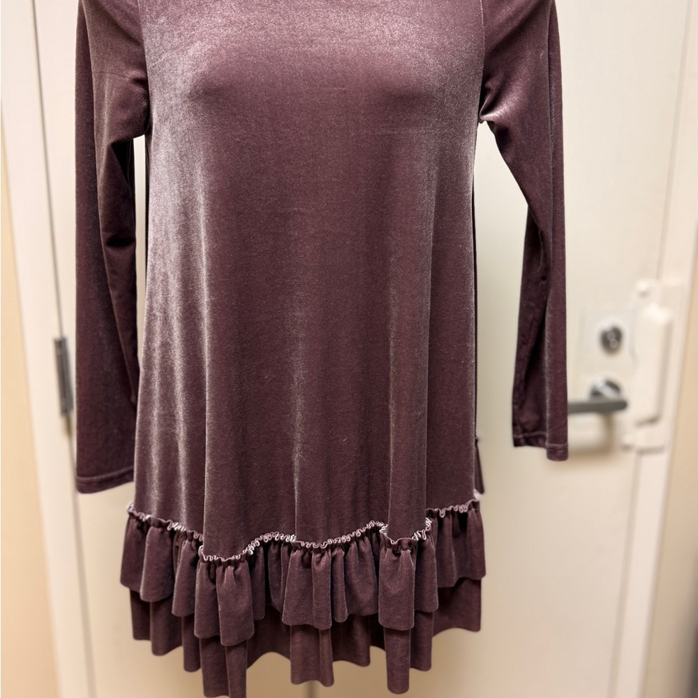 Easel-Boutique Purchase/  Iridescent Plum Velvet Fabric with Elegant‎ Sheen